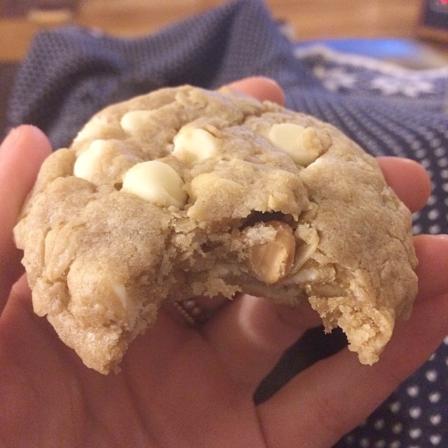 Peanut Butter and White Chocolate Oatmeal Cookies – Crunchy Salty Sweet
