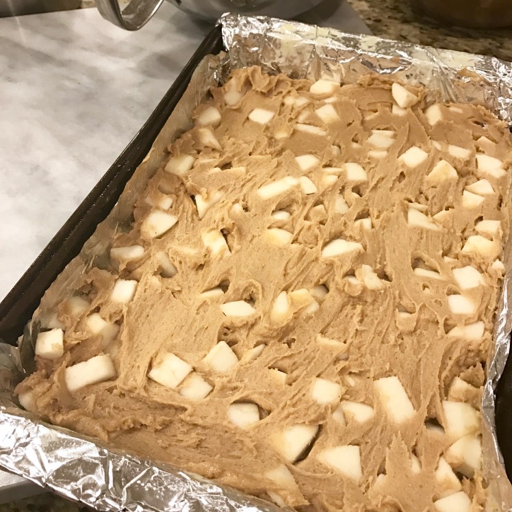 salted caramel apple blondies