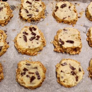 toffee chocolate chunk shortbread cookies